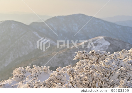 Winter scenery of Miune, one of Shikoku's 100 - Stock Winter scenery of Miune, one of Shikoku's 100 - Stock