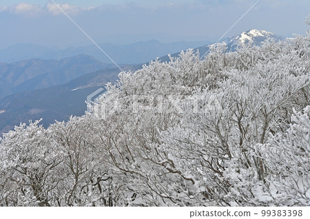 日本四國名山200名中的四國名山100名之一的三翁的冬景 99383398
