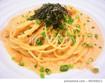 Sea urchin and mentaiko cream pasta 99388021