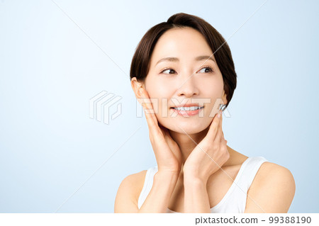 Beauty image of middle female (skin care) Beauty image of middle female (skin care) 99388190