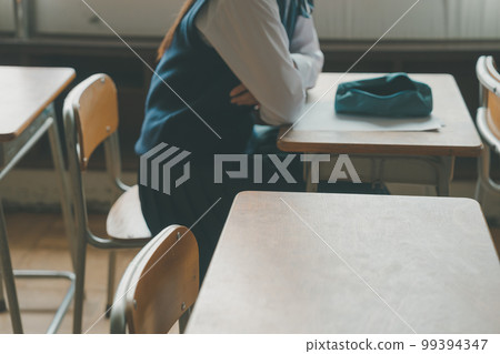studying, classroom, high school student 99394347