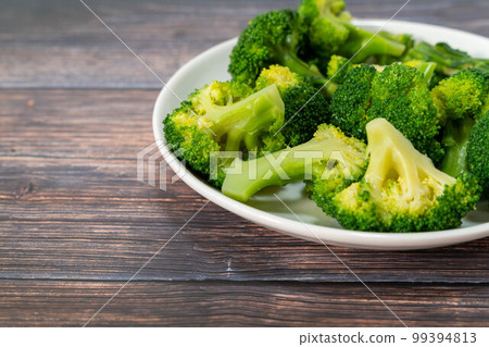 Fresh boiled broccoli 99394813