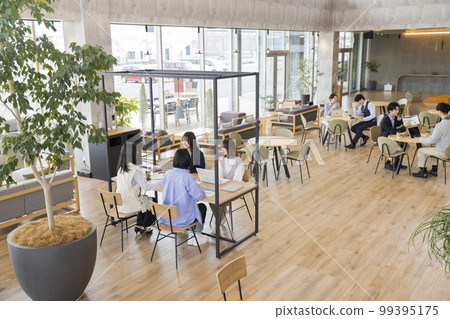 People working in fashionable offices 99395175