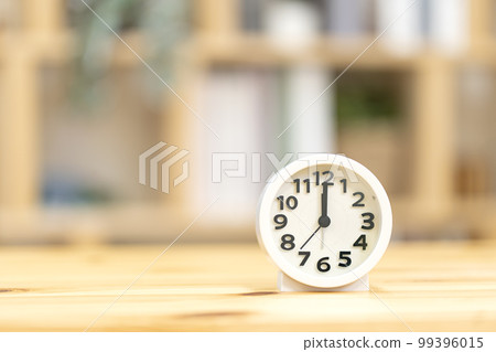 Clock time 12:00 0:00 24:00 12:00 0:00 24:00 99396015