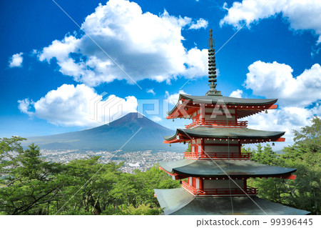 Superb view of Arakurayama Sengen Shrine Chureito Pagoda and Natsufuji 99396445