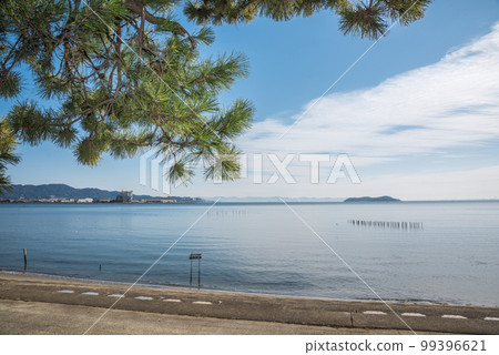 《愛知縣》天氣晴朗的蒲郡市片原町春日浦海水浴場 99396621