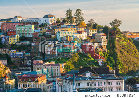 Colorful buildings of Valparaiso, Chile 99397854