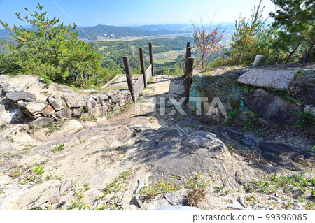 位於岡山縣總社市木城山上的古山城木之城是國家史蹟。 99398085