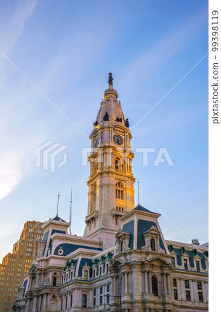 Philadelphia's City Hall building 99398119