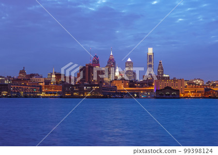 Philadelphia skyline 99398124