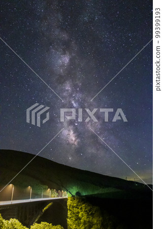 Aomori Prefecture Hakkoda Jogakura Bridge and the Milky Way 01 99399193