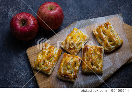 Homemade apple pie Homemade apple pie 99400944