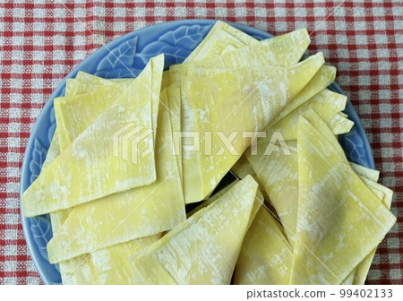 Pork Wontons, Ready to be Deep Fried 99402133