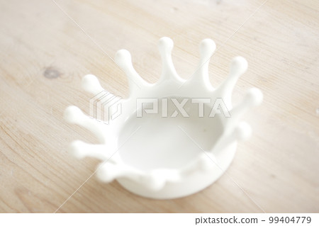 Tray with milk crown ring holder 99404779