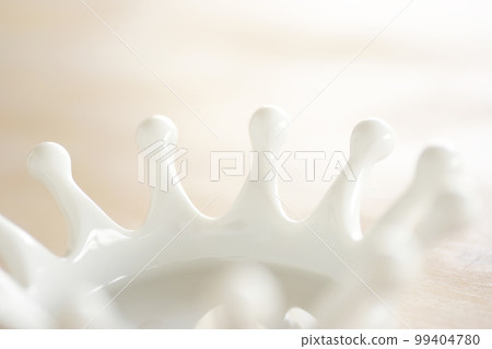 Tray with milk crown ring holder Tray with milk crown ring holder 99404780