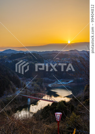 2023 年 2 月月瀨梅溪夜景 即將被雲遮住的夕陽➃ 99404812