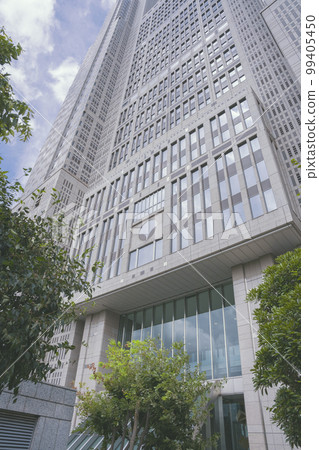 A view of the Tokyo Metropolitan Government Building (1st Main Building, 2nd Main Building, Assembly) in Shinjuku Ward, Tokyo from the outside A view of the Tokyo Metropolitan Government Building (1st Main Building, 2nd Main Building, Assembly) in Shinjuku Ward, Tokyo from the outside 99405450