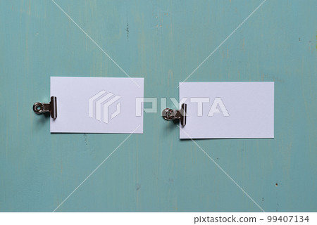 note with clip 99407134