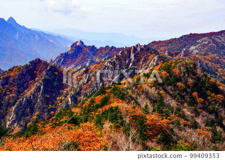 雪嶽山北面麟蹄郡江原道 雪嶽山北面麟蹄郡江原道 99409353
