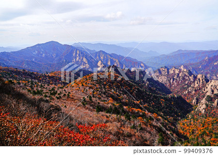 雪嶽山北面麟蹄郡江原道 雪嶽山北面麟蹄郡江原道 99409376