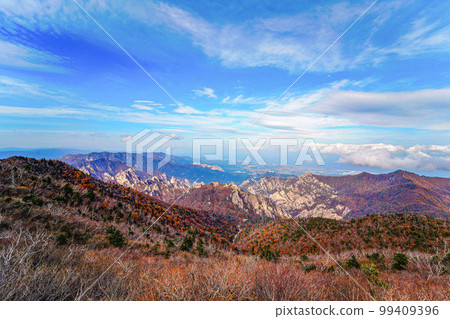 雪嶽山北面麟蹄郡江原道 雪嶽山北面麟蹄郡江原道 99409396