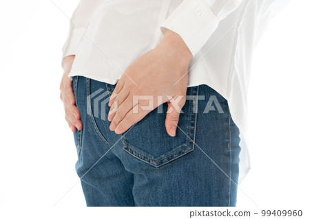一個人的屁股的圖像 99409960