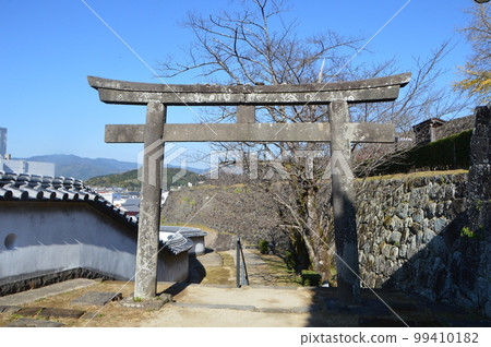 鳥居臼杵城的內外邊界(大分縣臼杵公園/臼杵市) 鳥居臼杵城的內外邊界(大分縣臼杵公園/臼杵市) 99410182