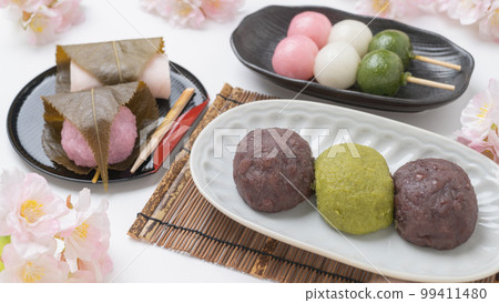 櫻花與日式點心 | Botamochi、三色團子（hanami團子）和櫻花年糕 春季賞櫻和春分 99411480