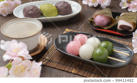 櫻花與日式點心 | Botamochi、三色團子(hanami團子)和櫻花年糕 春季賞櫻和春分 櫻花與日式點心 | Botamochi、三色團子(hanami團子)和櫻花年糕 春季賞櫻和春分 99411482
