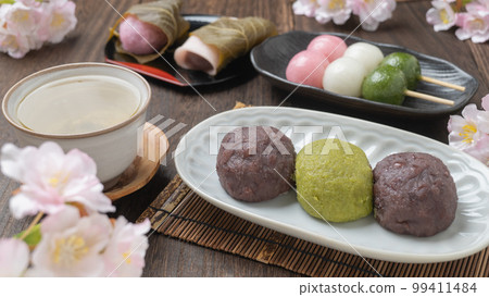 櫻花與日式點心 | Botamochi、三色團子（hanami團子）和櫻花年糕 春季賞櫻和春分 99411484