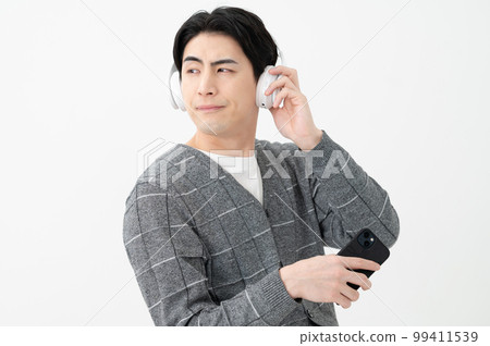 戴耳機的男人 99411539