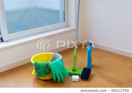 House cleaning House cleaning 99412768