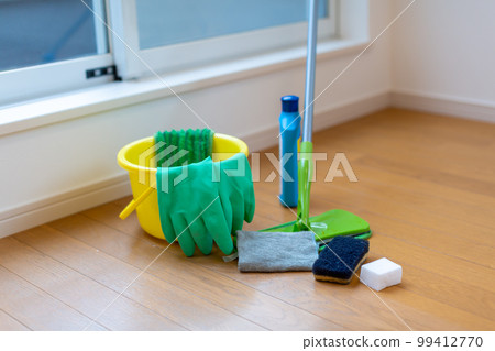 House cleaning  99412770
