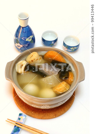 關東煮和清酒(縱向構圖) 關東煮和清酒(縱向構圖) 99413446