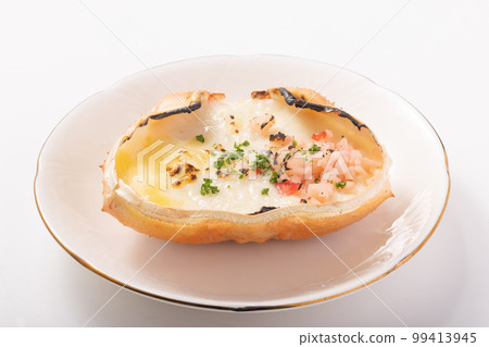 Crab shell in gratin Crab shell in gratin 99413945