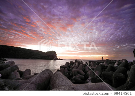 Yonaguni Island Japan's last sunset Yonaguni Island Japan's last sunset 99414561