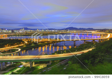 首爾特別市漢江江南區江邊高速公路聖水大橋、東湖大橋 99418059