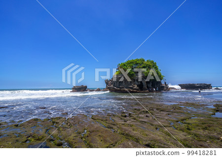 海和巴厘島印度教寺廟“Tana Lot Temple”（印度尼西亞巴厘島） 99418281