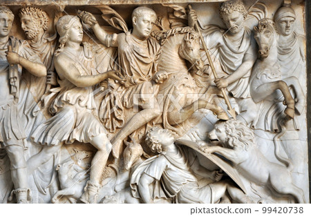 Bas-relief and sculpture of ancient Roman soldiers Bas-relief and sculpture of ancient Roman soldiers 99420738