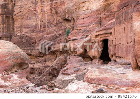 Nabatean tombs in Petra, Jordan Nabatean tombs in Petra, Jordan 99421570