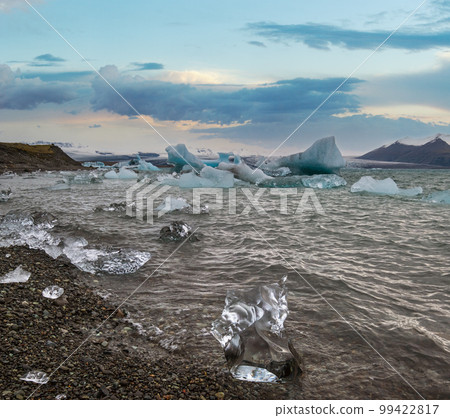 Jokulsarlon glacial lake, lagoon with ice blocks, Iceland. Situated near the edge of the Atlantic Ocean at the head of the Breidamerkurjokull glacier, Vatnajokull icecap or Vatna Glacier. 99422817