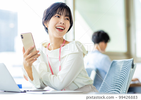 女性智能手機商務形象拍攝合作“+SHIFT NOGIZAKA” 99426883