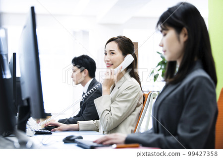 商務辦公室電話女人打電話微笑 99427358