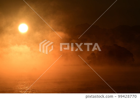 富山縣冰見海岸風暴 99428770