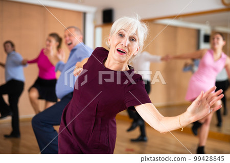mature parthners dance jive 99428845