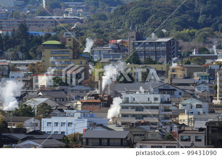 The scenery of Beppu Kannawa Onsen filled with steam rising from the steam The scenery of Beppu Kannawa Onsen filled with steam rising from the steam 99431090