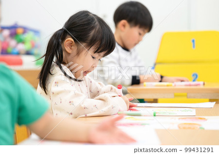 孩子們畫畫 孩子們畫畫 99431291