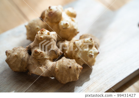 Jerusalem artichoke image 99431427