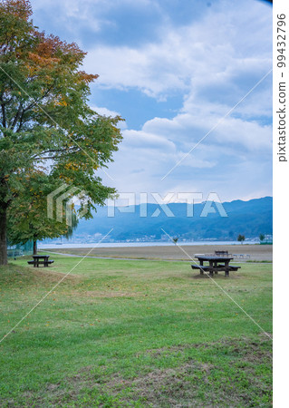 Okaya City Autumn glow at Okaya Lakeside Park Nagano Prefecture Okaya City Autumn glow at Okaya Lakeside Park Nagano Prefecture 99432796