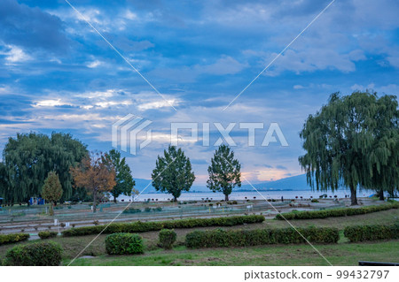 Okaya City Autumn glow at Okaya Lakeside Park Nagano Prefecture Okaya City Autumn glow at Okaya Lakeside Park Nagano Prefecture 99432797
